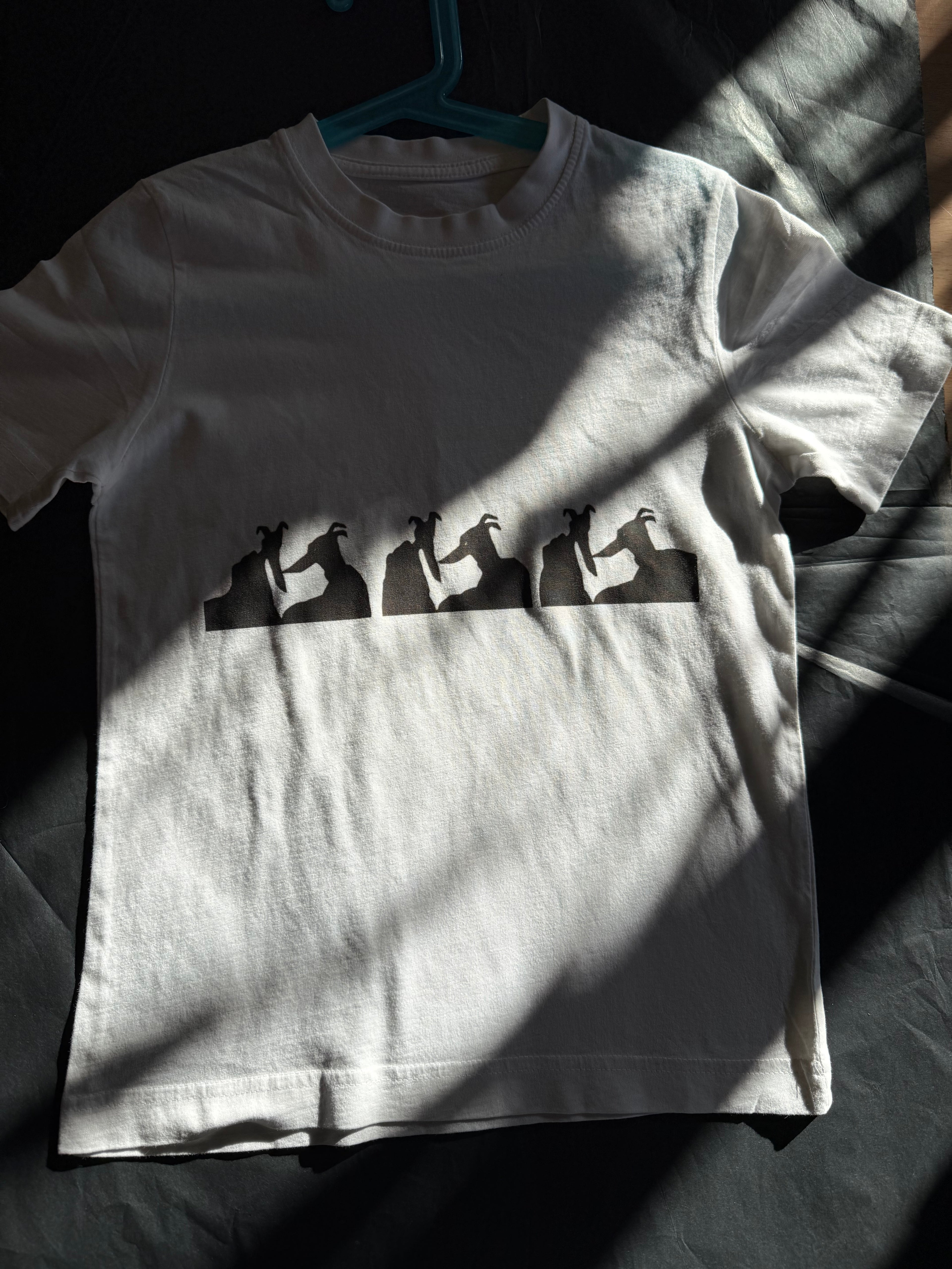 Hounds On White Age 8Yrs