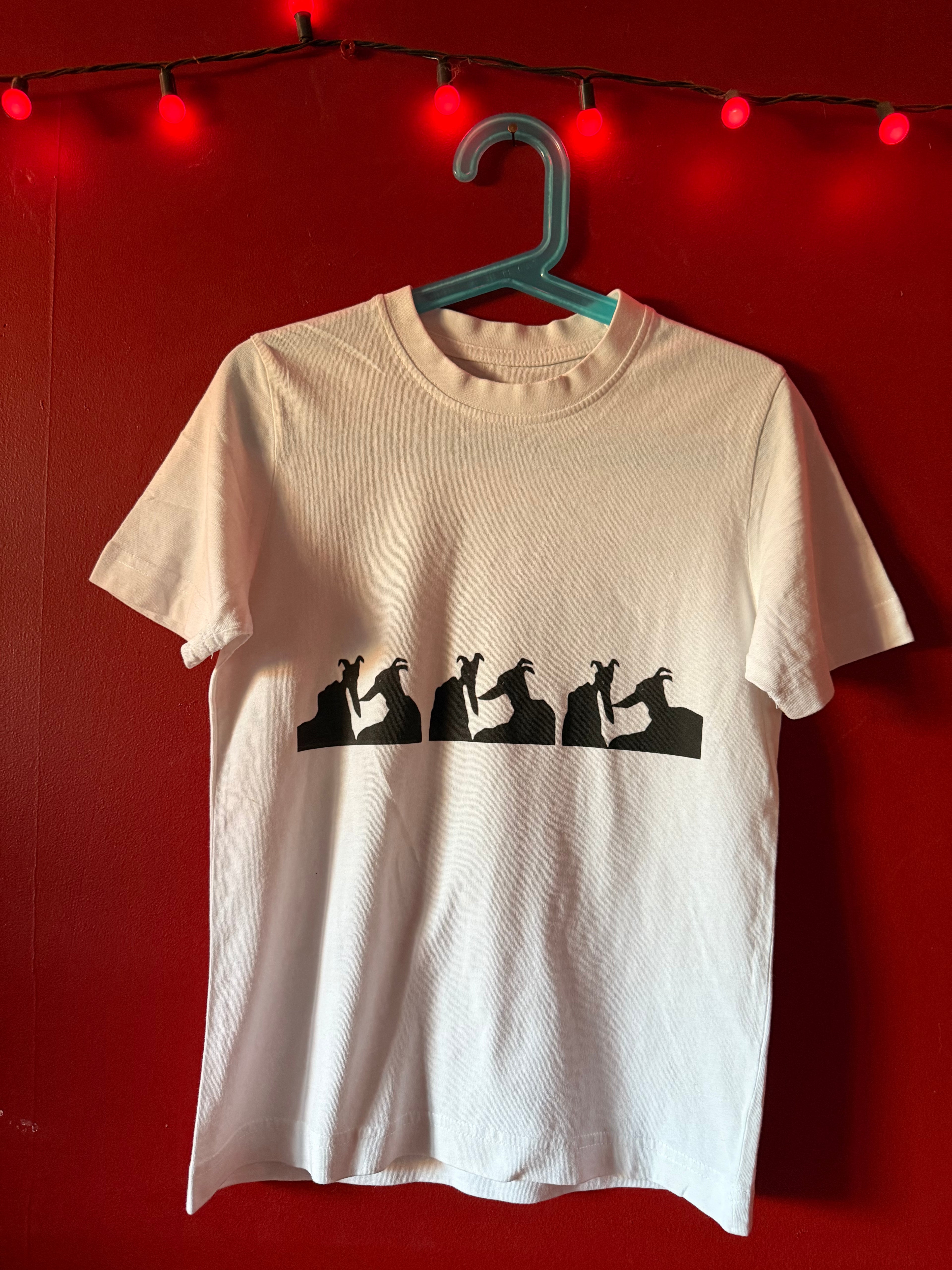 Hounds On White Age 8Yrs