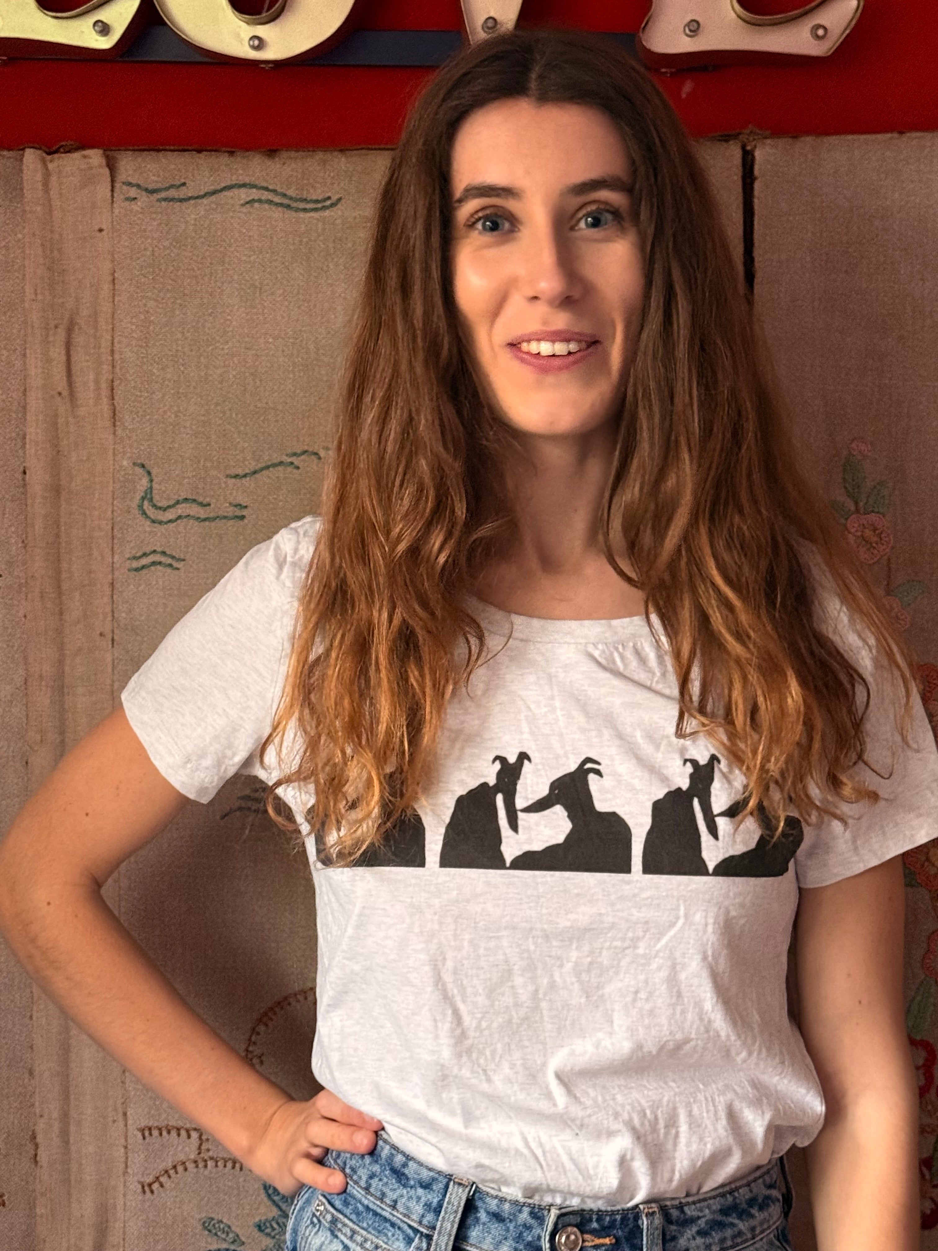 Hounds in Line Printed on Grey Heather Women's Organic T-shirt M