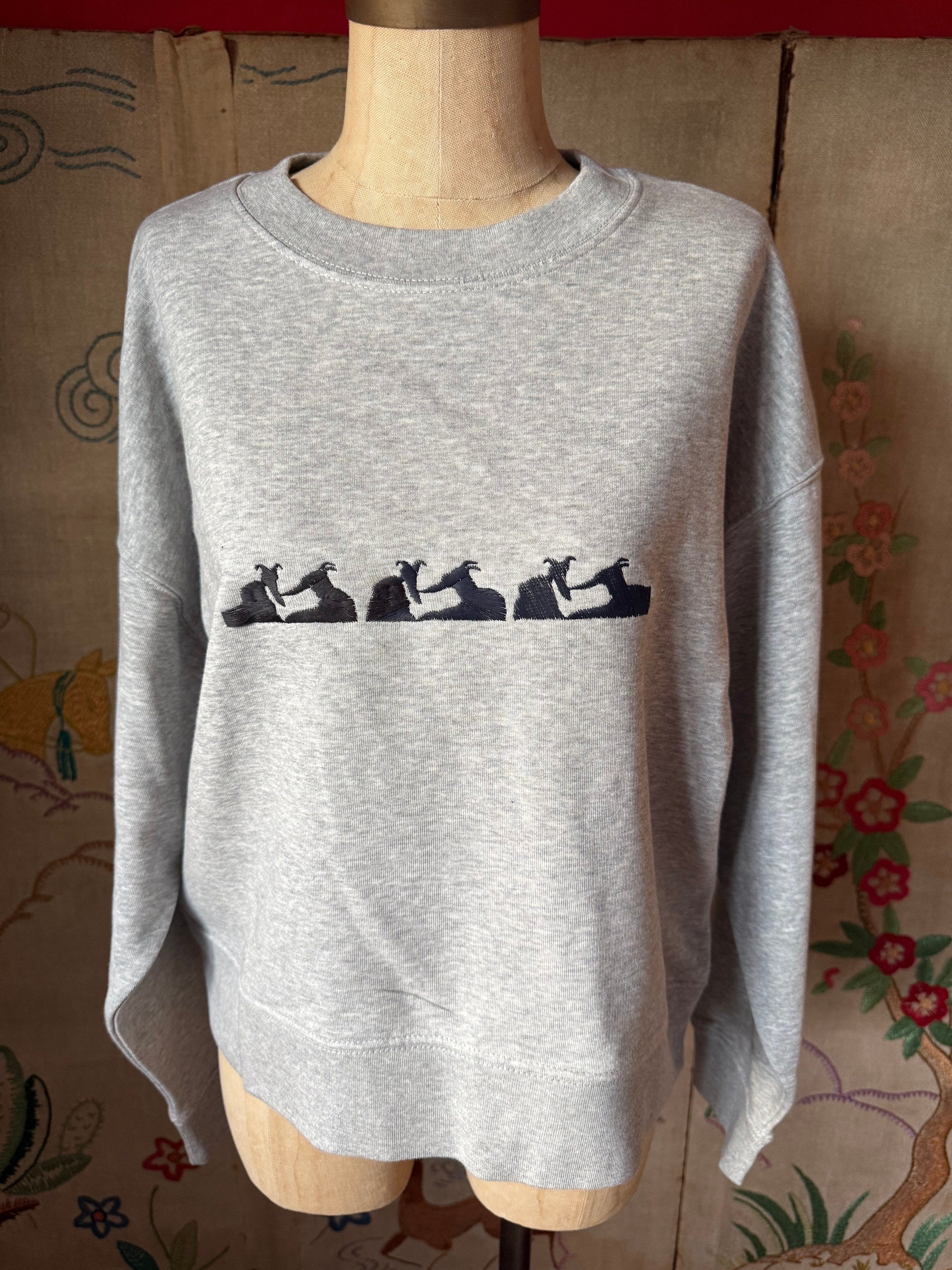 Navy Embroidered Houndsline on Grey Sweatshirt M