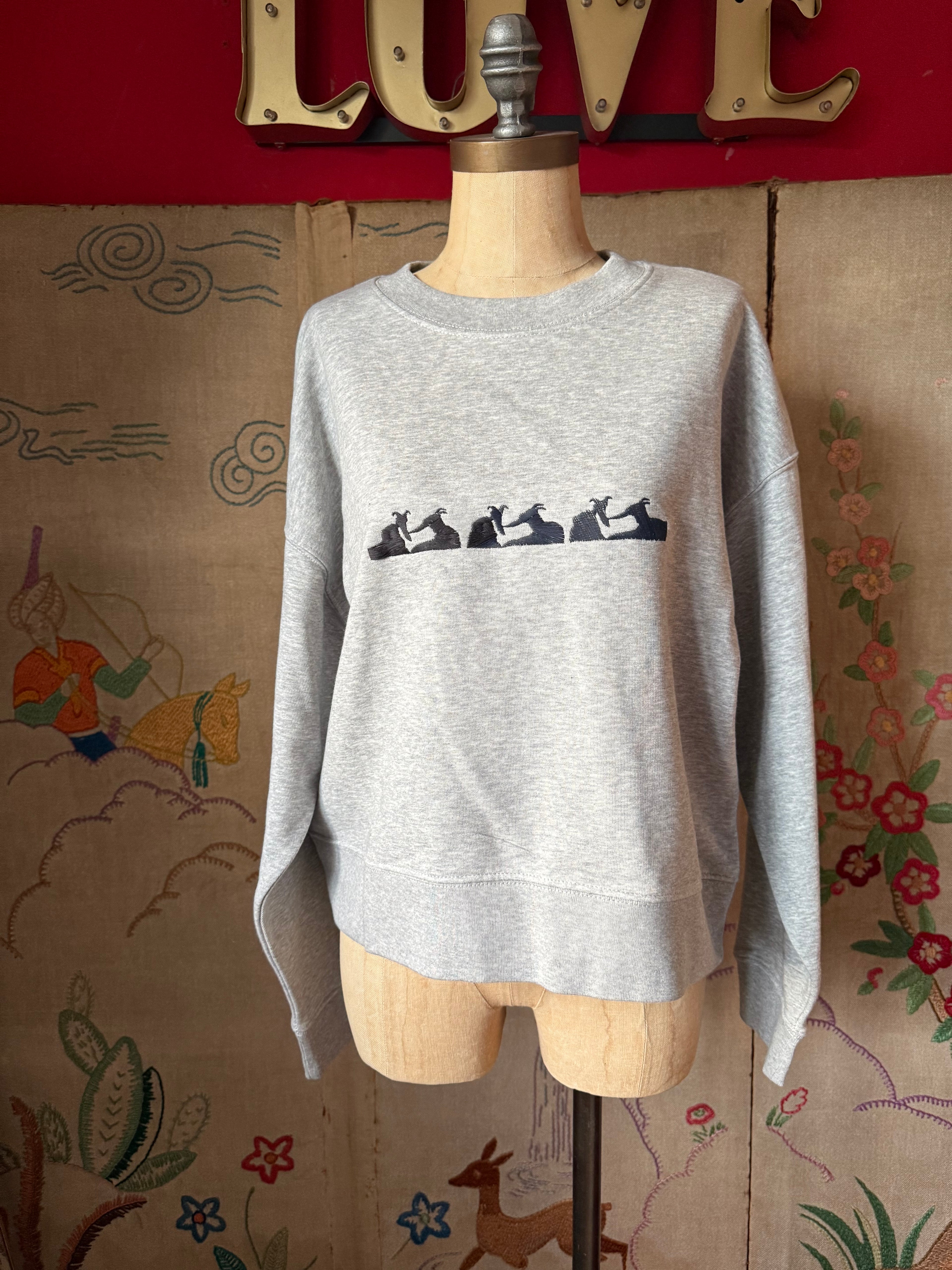 Navy Embroidered Houndsline on Grey Sweatshirt M