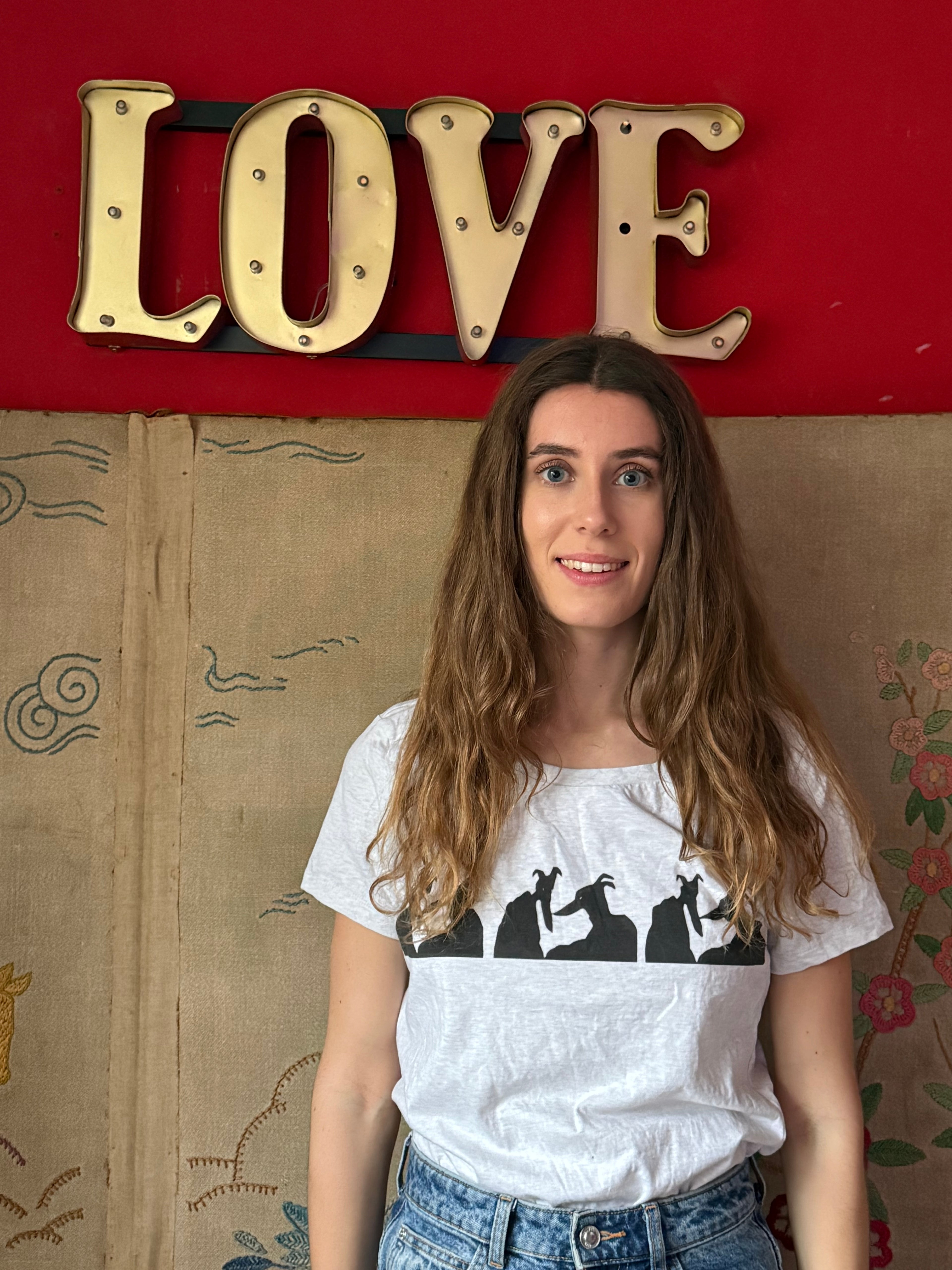 Hounds in Line Printed on Grey Heather Women's Organic T-shirt M